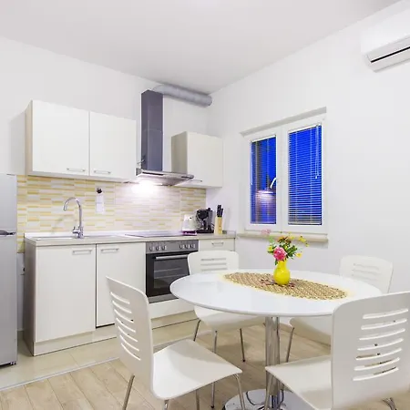 Srdarev Pencov Vodice