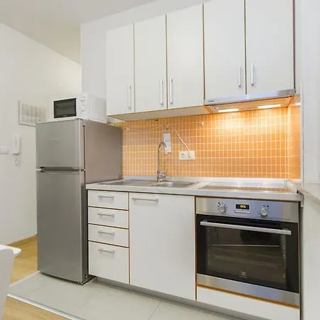 Srdarev Pencov Apartment Vodice