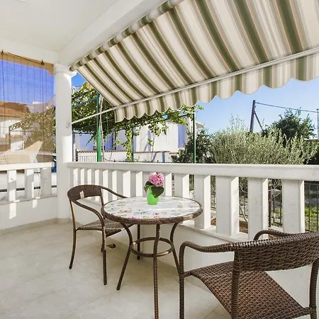 Srdarev Pencov Apartment Vodice