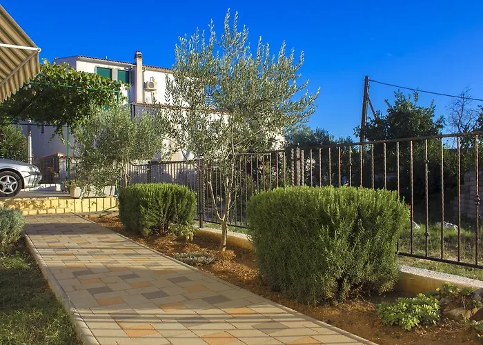 Srdarev Pencov * ヴォディツェ